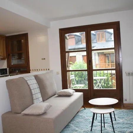 Apartament Bpirineos-parque Tilos 1 *